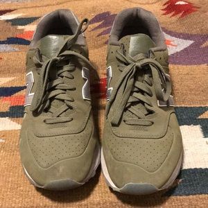 New Balance olive green fashion sneakers